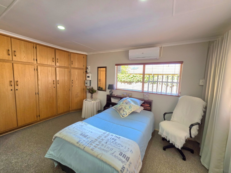 5 Bedroom Property for Sale in La Provance Free State
